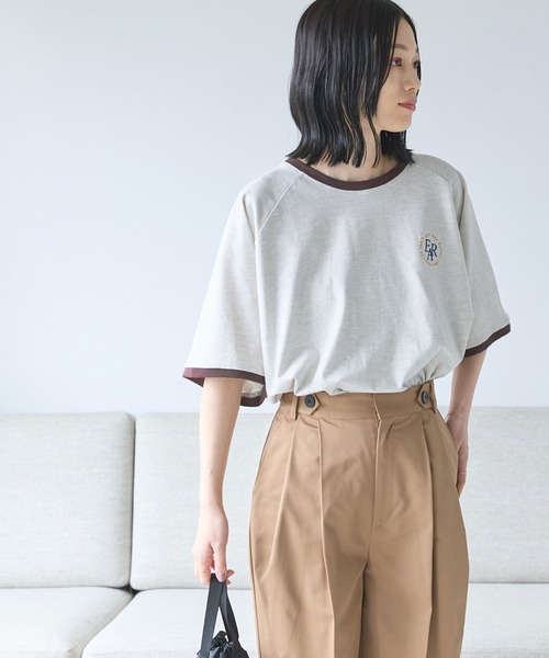 Chaco closet(チャコ クローゼット)の「ワンポイントモノグラム刺繍リンガーTシャツ(Tシャツ/カットソー・レディース・オートミール/チャコール/ライトピンク/アイボリー/ライトブルー・FREE)」の19枚目の写真
