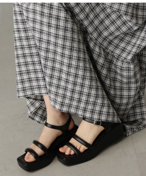 FREE'S MART（フリーズマート）の「◆2ラインチューブサンダル（サンダル・レディース・ブラウン/ホワイト/ブラック・SMALL/MEDIUM）」の4枚目の写真