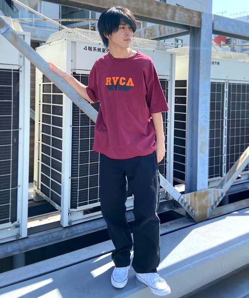 RVCA(ルーカ)の「RVCA/ルーカ ブランドロゴ オーバーサイズ 半袖Tシャツ/クルーネックTシャツ BD041-273(Tシャツ/カットソー・メンズ・ホワイト×レッド/バーガンディー/ブラック×ブラック・XL/L/M)」の14枚目の写真