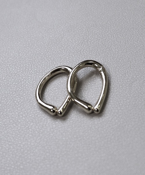 Monocoro toppi（モノコロトッピ）の「クリップ ニュアンス サークル イヤリング（イヤリング・レディース・シルバー/ゴールド・フリー）」の4枚目の写真
