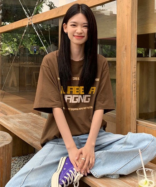 EPICKS（エピックス）の「ルーズシルエットかすれロゴ半袖Ｔ（Tシャツ/カットソー・レディース・ブラウン/ホワイト/ブラック・X-LARGE/MEDIUM/LARGE）」の7枚目の写真