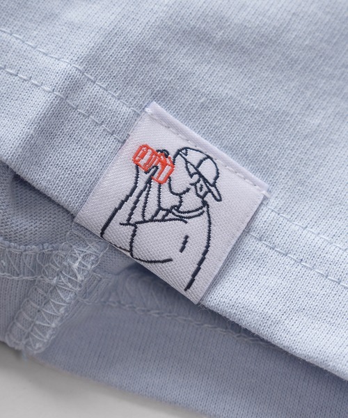 make a ray!（メイク ア レイ！）の「【Bojoe / ボジョー】ワンポイント 指ハートロゴ刺繍＆バックイラストデザイン ビッグシルエット 半袖Tシャツ/ USAコットン/ペアコーデ（Tシャツ/カットソー・レディース・ホワイト/ライトブルー/スカイブルー/ブラック/オフホワイト/ブラック系その他・M/L）」の8枚目の写真