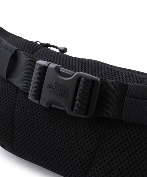 ADAM ET ROPE'（アダムエロペ）の「【THE NORTH FACE】Granule（ボディバッグ/ウエストポーチ・レディース・キナリ/ブラック・FREE）」の6枚目の写真