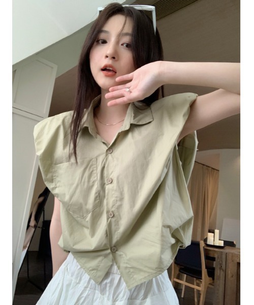 LYEON(リヨン)の「クロップドシャツ(シャツ/ブラウス・レディース・ブラック/カーキ/ホワイト・FREE)」の4枚目の写真