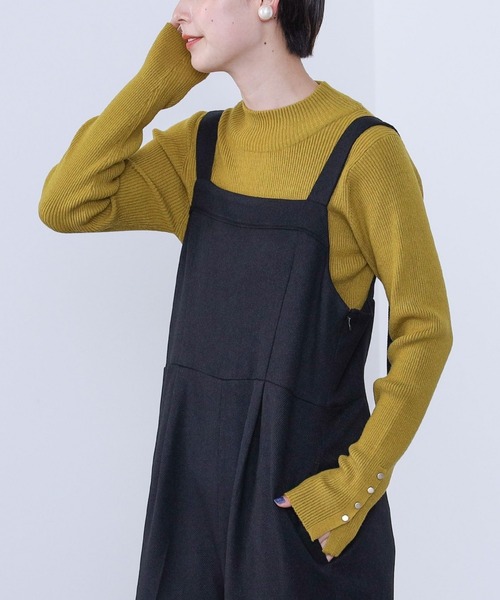 BEAMS HEART（ビームスハート）の「袖口ボタン ベーシック リブニット（ウォッシャブル）（ニット/セーター・レディース・マスタード/ブラウン/チャコールグレー/オフホワイト/ブラック・FREE）」の2枚目の写真