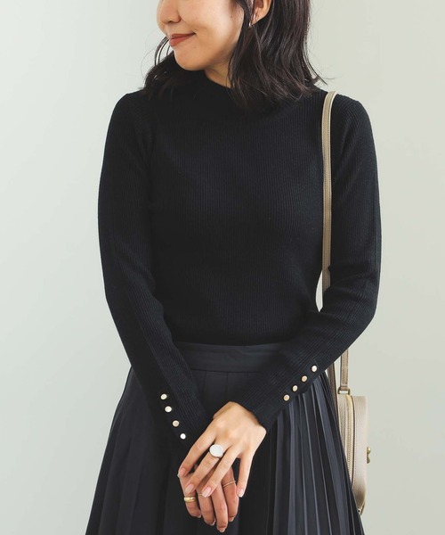 BEAMS HEART（ビームスハート）の「袖口ボタン ベーシック リブニット（ウォッシャブル）（ニット/セーター・レディース・マスタード/ブラウン/チャコールグレー/オフホワイト/ブラック・FREE）」の3枚目の写真