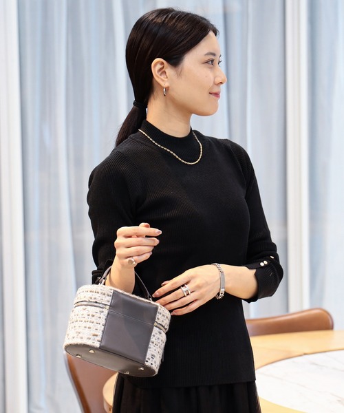 BEAMS HEART（ビームスハート）の「袖口ボタン ベーシック リブニット（ウォッシャブル）（ニット/セーター・レディース・マスタード/ブラウン/チャコールグレー/オフホワイト/ブラック・FREE）」の17枚目の写真