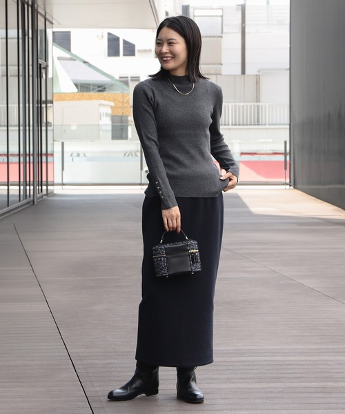 BEAMS HEART（ビームスハート）の「袖口ボタン ベーシック リブニット（ウォッシャブル）（ニット/セーター・レディース・マスタード/ブラウン/チャコールグレー/オフホワイト/ブラック・FREE）」の6枚目の写真