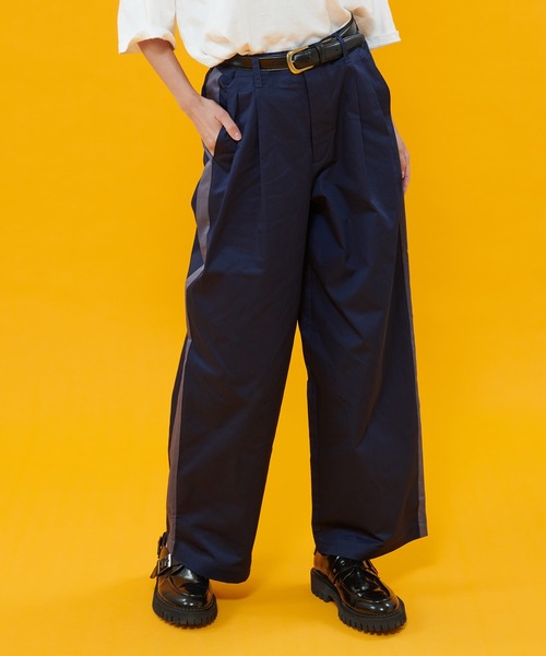 ONCILY(オンシェリー)の「SIDE LINE CHINO PANTS / サイドラインチノパンツ(チノパンツ・メンズ・ネイビー/ベージュ・LARGE/SMALL/MEDIUM)」の2枚目の写真