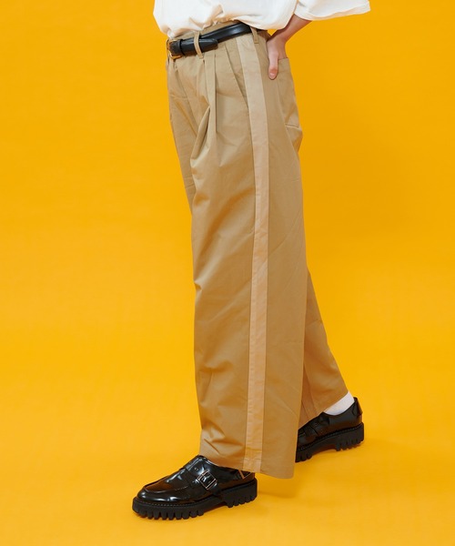 ONCILY(オンシェリー)の「SIDE LINE CHINO PANTS / サイドラインチノパンツ(チノパンツ・メンズ・ネイビー/ベージュ・LARGE/SMALL/MEDIUM)」の4枚目の写真