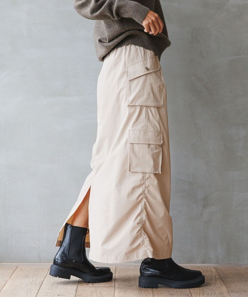BAYFLOW（ベイフロー）の「Wポケットカーゴスカート（スカート・レディース・ブラック/カーキ/グレイッシュベージュ・SMALL/MEDIUM）」の2枚目の写真