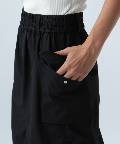 BAYFLOW（ベイフロー）の「Wポケットカーゴスカート（スカート・レディース・ブラック/カーキ/グレイッシュベージュ・SMALL/MEDIUM）」の17枚目の写真