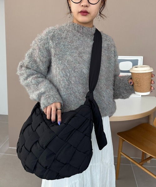 DISCOAT（ディスコート）の「ボンディングメッシュボディバッグ（ボディバッグ/ウエストポーチ・レディース・ブルー/ブラック/アイボリー/カーキ・FREE）」の5枚目の写真