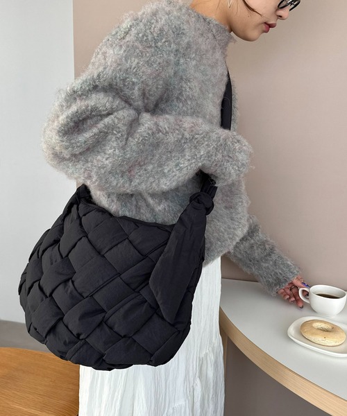 DISCOAT（ディスコート）の「ボンディングメッシュボディバッグ（ボディバッグ/ウエストポーチ・レディース・ブルー/ブラック/アイボリー/カーキ・FREE）」の8枚目の写真