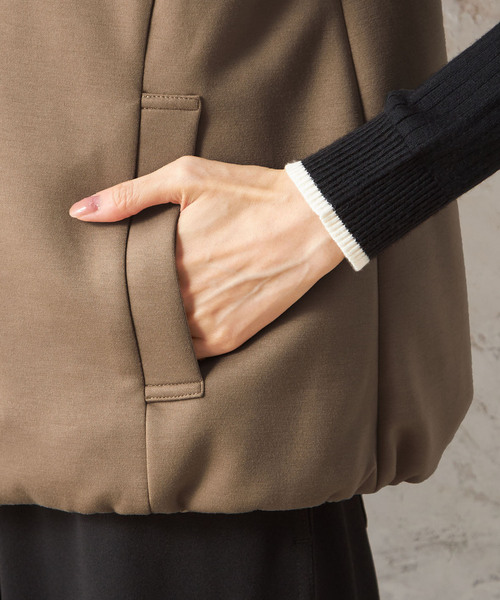 Petit Honfleur(プチオンフルール)の「リバーシブル中綿ベスト(ダウンベスト・レディース・ネイビー/ベージュ・M/L)」の11枚目の写真