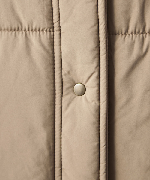 Petit Honfleur(プチオンフルール)の「リバーシブル中綿ベスト(ダウンベスト・レディース・ネイビー/ベージュ・M/L)」の13枚目の写真