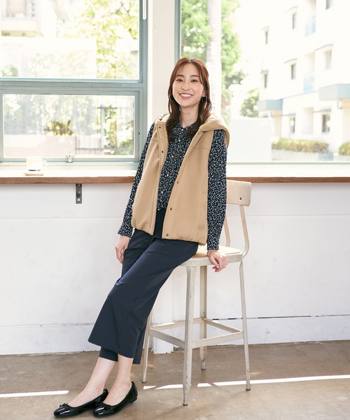 Petit Honfleur(プチオンフルール)の「リバーシブル中綿ベスト(ダウンベスト・レディース・ネイビー/ベージュ・M/L)」の18枚目の写真