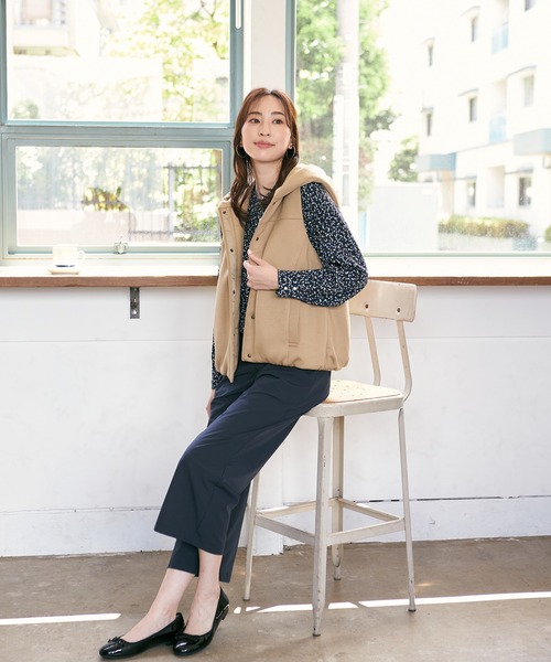 Petit Honfleur(プチオンフルール)の「リバーシブル中綿ベスト(ダウンベスト・レディース・ネイビー/ベージュ・M/L)」の19枚目の写真