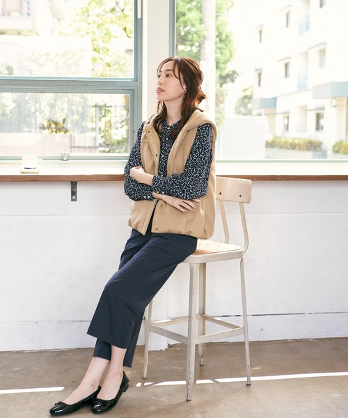 Petit Honfleur(プチオンフルール)の「リバーシブル中綿ベスト(ダウンベスト・レディース・ネイビー/ベージュ・M/L)」の21枚目の写真