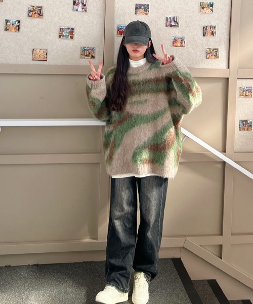 DIAVEL（ディアベル）の「シャギージャカードニットトップス　ビッグシルエットニットプルオーバー（ニット/セーター・レディース・グリーン/レッド/ブラック×ホワイト/ブラウン・M）」の7枚目の写真