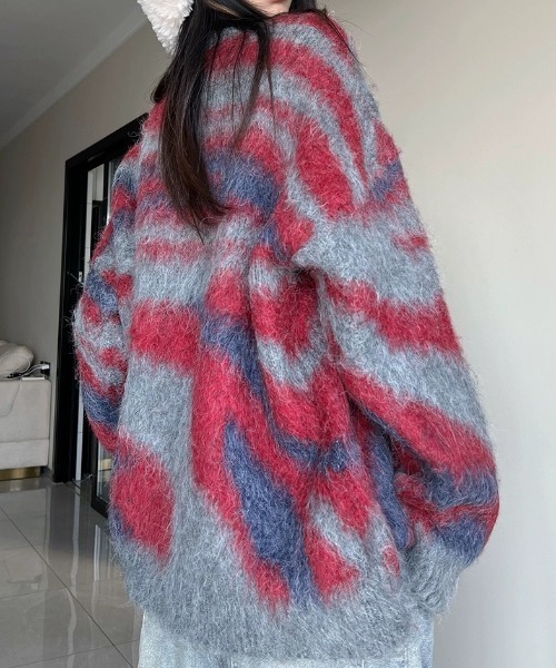 DIAVEL（ディアベル）の「シャギージャカードニットトップス　ビッグシルエットニットプルオーバー（ニット/セーター・レディース・グリーン/レッド/ブラック×ホワイト/ブラウン・M）」の12枚目の写真