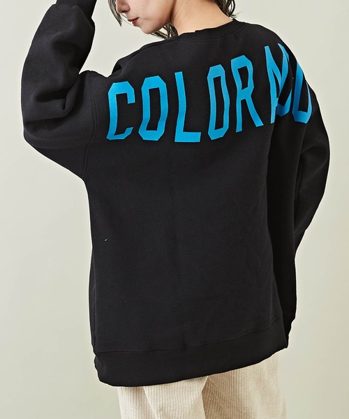 CUBE SUGAR（キューブシュガー）の「裏起毛スウェットバックプリントロゴプルオーバー（スウェット・レディース・オートミール/レッド/ブラック/マルチ/カーキ・M）」の2枚目の写真