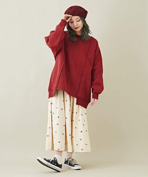 CUBE SUGAR（キューブシュガー）の「裏起毛スウェットバックプリントロゴプルオーバー（スウェット・レディース・オートミール/レッド/ブラック/マルチ/カーキ・M）」の9枚目の写真