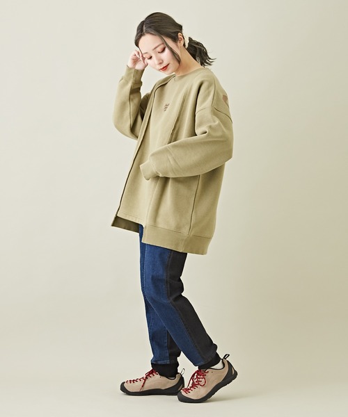 CUBE SUGAR（キューブシュガー）の「裏起毛スウェットバックプリントロゴプルオーバー（スウェット・レディース・オートミール/レッド/ブラック/マルチ/カーキ・M）」の13枚目の写真