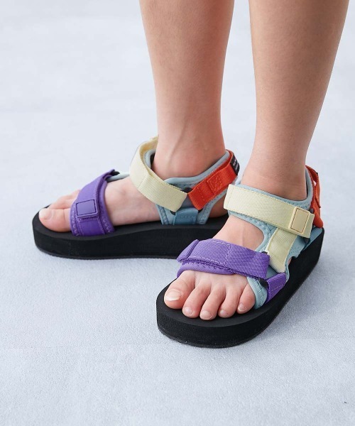 devirock（デビロック）の「ふわもちボリュームソール スポーツサンダル（サンダル・キッズ・その他2/その他1/ブラック系その他/ピンク系その他・24.0cm/23.0cm/22.0cm/21.0cm/20.0cm/19.0cm/18.0cm/17.0cm）」の2枚目の写真