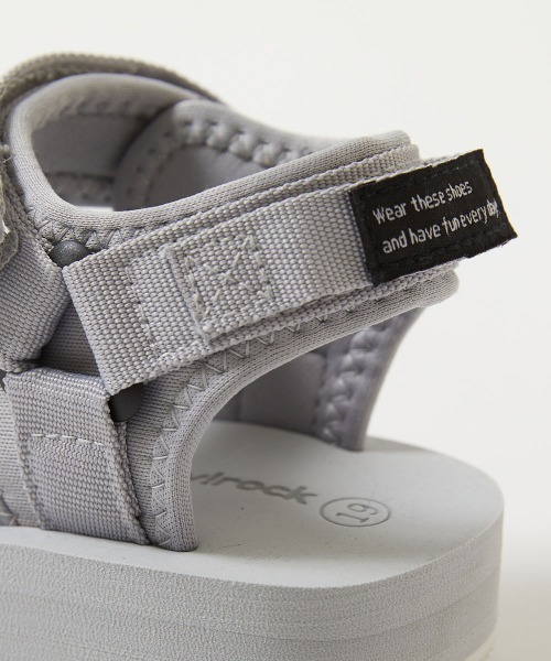 devirock（デビロック）の「ふわもちボリュームソール スポーツサンダル（サンダル・キッズ・その他2/その他1/ブラック系その他/ピンク系その他・24.0cm/23.0cm/22.0cm/21.0cm/20.0cm/19.0cm/18.0cm/17.0cm）」の14枚目の写真