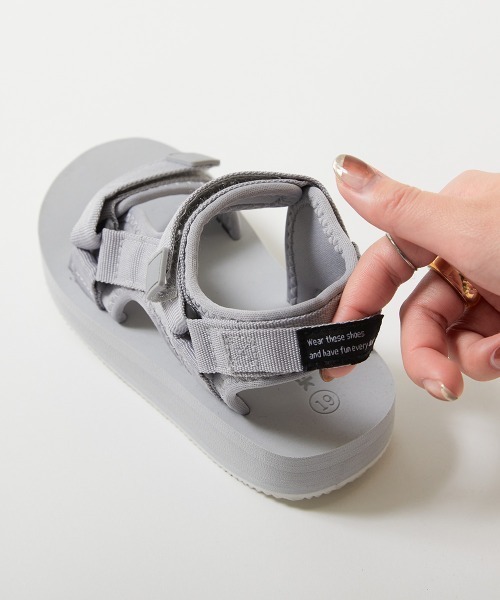 devirock（デビロック）の「ふわもちボリュームソール スポーツサンダル（サンダル・キッズ・その他2/その他1/ブラック系その他/ピンク系その他・24.0cm/23.0cm/22.0cm/21.0cm/20.0cm/19.0cm/18.0cm/17.0cm）」の17枚目の写真