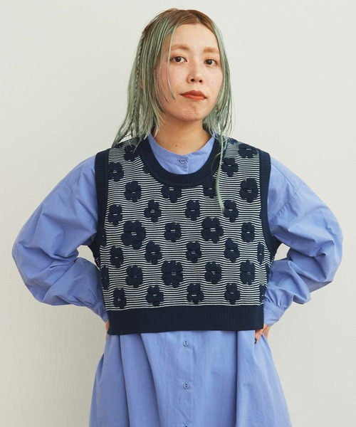 AMBIDEX（アンビデックス）の「デイジージャカード コンパクトベスト（ベスト・レディース・ネイビー/キナリ・FREE）」の2枚目の写真