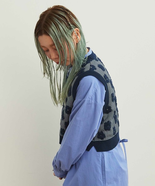 AMBIDEX（アンビデックス）の「デイジージャカード コンパクトベスト（ベスト・レディース・ネイビー/キナリ・FREE）」の17枚目の写真