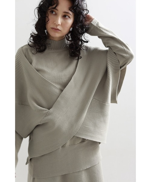 OSMOSIS(オズモーシス)の「クロスニットプルオーバー(ニット/セーター・レディース・ベージュ/ライトグリーン/ブラック・ONE SIZE)」の7枚目の写真