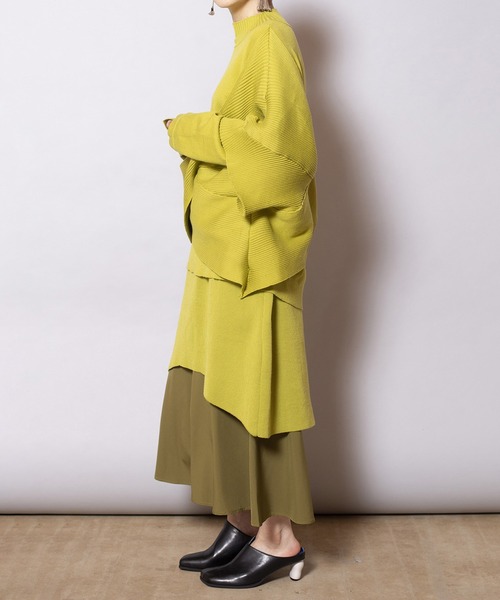 OSMOSIS(オズモーシス)の「クロスニットプルオーバー(ニット/セーター・レディース・ベージュ/ライトグリーン/ブラック・ONE SIZE)」の11枚目の写真