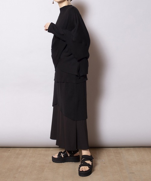 OSMOSIS(オズモーシス)の「クロスニットプルオーバー(ニット/セーター・レディース・ベージュ/ライトグリーン/ブラック・ONE SIZE)」の16枚目の写真