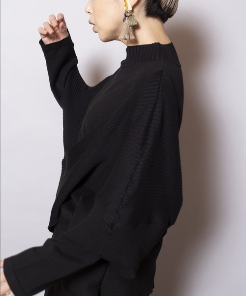 OSMOSIS(オズモーシス)の「クロスニットプルオーバー(ニット/セーター・レディース・ベージュ/ライトグリーン/ブラック・ONE SIZE)」の20枚目の写真