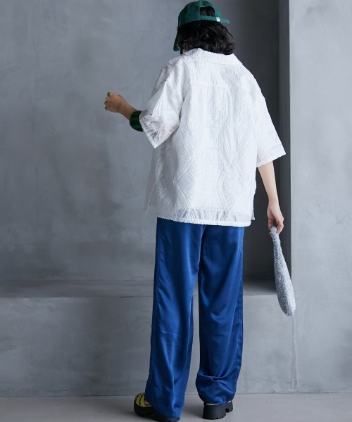 GEVS.（ジェイヴィス）の「＜大きいサイズ＞ カットジャガード半袖シャツ GEVS.（シャツ/ブラウス・レディース・ブラック/アイボリー・LL/3L/4L/5L/L）」の22枚目の写真