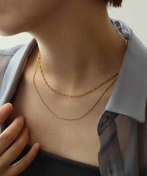ORLEAN（オルレアン）の「金属アレルギー対応 ダブルラインスネークチェーンネックレス サージカルステンレス（ネックレス・レディース・ゴールド/シルバー・フリー）」の2枚目の写真
