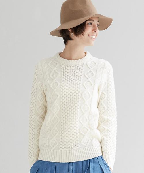 green label relaxing(グリーンレーベルリラクシング)の「CB HAMILTON ARAN C/N 5G ニット(ニット/セーター・レディース・オフホワイト/ブラウン/ネイビー・40/38)」の1枚目の写真