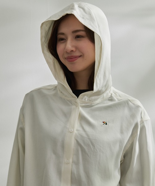 Arnold Palmer（アーノルドパーマー）の「ドロップショルダー フード シャツ（シャツ/ブラウス・レディース・アイボリー/ブラック/サックスブルー・S/M/L）」の8枚目の写真