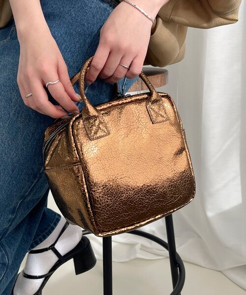 fredy emue(フレディエミュ)の「メタルキューブ2WAYバッグ(ショルダーバッグ・レディース・シルバー/ミント/ブロンズ・FREE)」の1枚目の写真