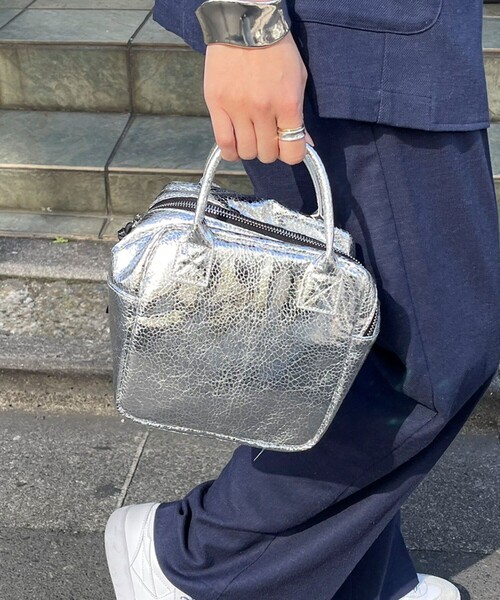 fredy emue(フレディエミュ)の「メタルキューブ2WAYバッグ(ショルダーバッグ・レディース・シルバー/ミント/ブロンズ・FREE)」の3枚目の写真