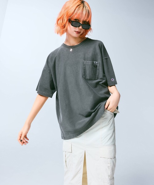 Tシャツ・カットソー X-girl Champion REVERSE WEAVE R PIGMENT DYED POCKET S/S TEE Champion（チャンピオン）の「X-girl × Champion REVERSE WEAVE