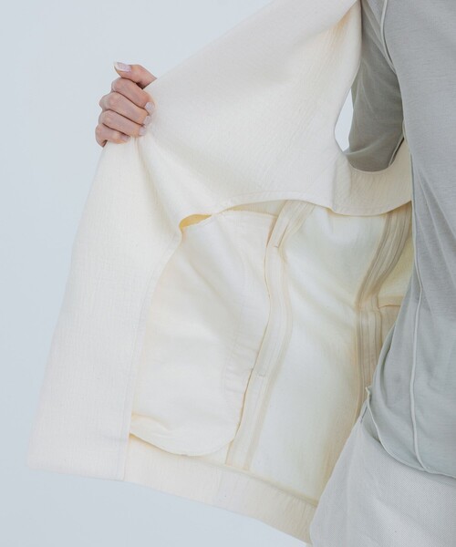 kotohayokozawa（コトハヨコザワ）の「【kotohayokozawa/コトハヨコザワ】レイヤードタイスリーブレスジャケット（その他アウター・レディース・アイボリー・FREE）」の9枚目の写真