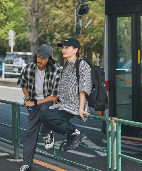 THE CRAFT CREW PRODUCTS（ザクラフトクループロダクツ）の「ファンクショナルファブリック ビッグシルエット アソートレギュラーカラー半袖シャツ / 抗菌・防臭・イージーケア【THE CRAFT CREW PRODUCTS】（シャツ/ブラウス・メンズ・ダークインディゴブルー/ブラック系/ブルー系/ブラック系1/ブラック系2/ネイビー系/グレー系/オフホワイト/ホワイト系/グレイッシュベージュ/サックスブルー・M/S/L）」の12枚目の写真