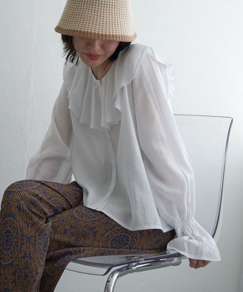 VENCEEXCHANGE（ヴァンスエクスチェンジ）の「フリルカラーボリューム袖ブラウス（シャツ/ブラウス・レディース・オフホワイト/ブラック・FREE）」の7枚目の写真