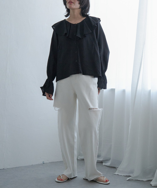 VENCEEXCHANGE（ヴァンスエクスチェンジ）の「フリルカラーボリューム袖ブラウス（シャツ/ブラウス・レディース・オフホワイト/ブラック・FREE）」の17枚目の写真