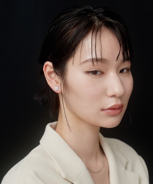 novice（ノーヴィス）の「【novice】Cross CZ Pierce（ピアス（両耳用）・レディース・シルバー/ゴールド・FREE）」の5枚目の写真