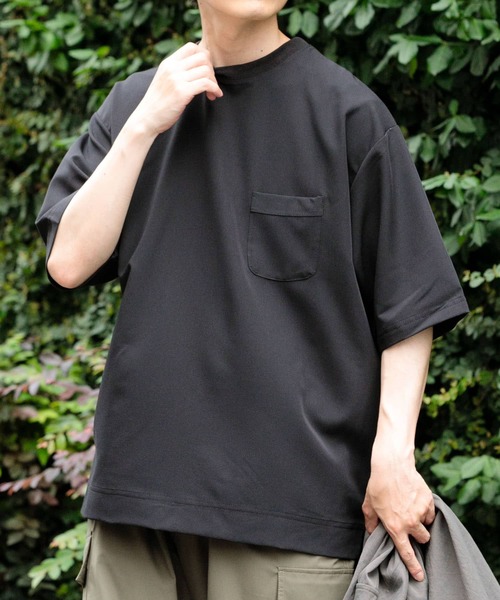 ITEMS URBANRESEARCH(アイテムズ アーバンリサーチ)の「接触冷感 TRストレッチ 半袖ポケTシャツ(Tシャツ/カットソー・メンズ・ライトグレー/グリーン/ライトベージュ/ブラック・MEDIUM/LARGE)」の14枚目の写真